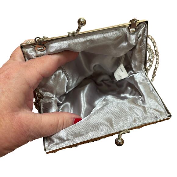 Silver beaded clamshell evening bag dressy prom wedding purse chain kiss clasp - Picture 6 of 9